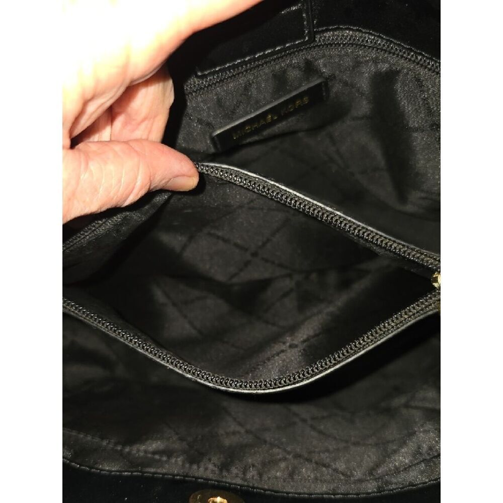 Michael Kors Black Leather Chain Strap Shoulder Bag with Gold Hardware - Picture 9 of 13